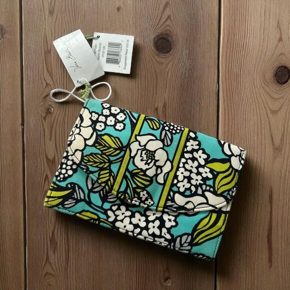 VERA BRADLEY Island Blooms Small Folio Clutch NEW NWT - Picture 1 of 8